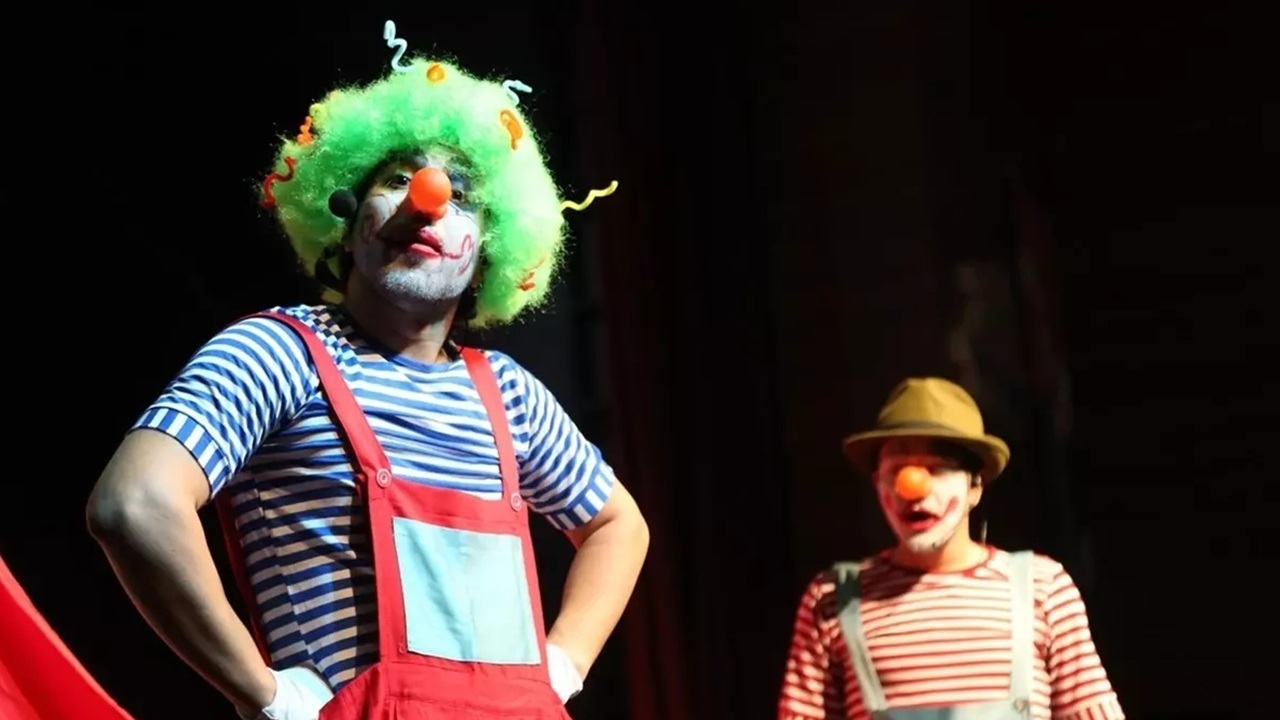 Van Büyükşehir Belediyesi’nden Özel Bireylere Unutulmaz Tiyatro ve Eğlence Günü